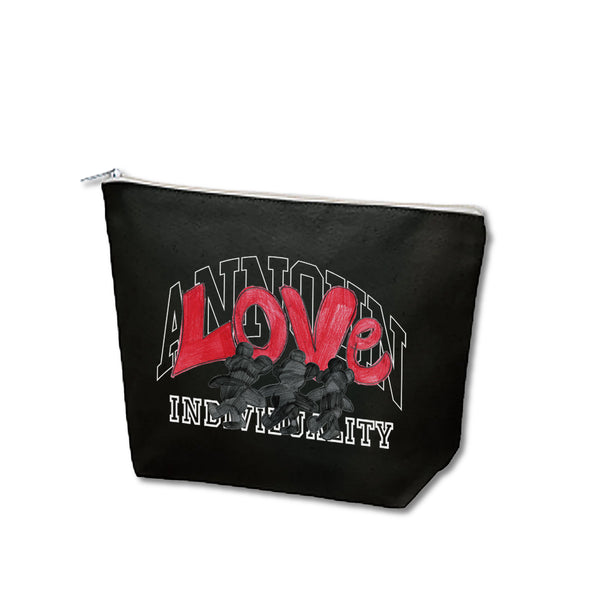LOVE ウォーキングベアポーチ
